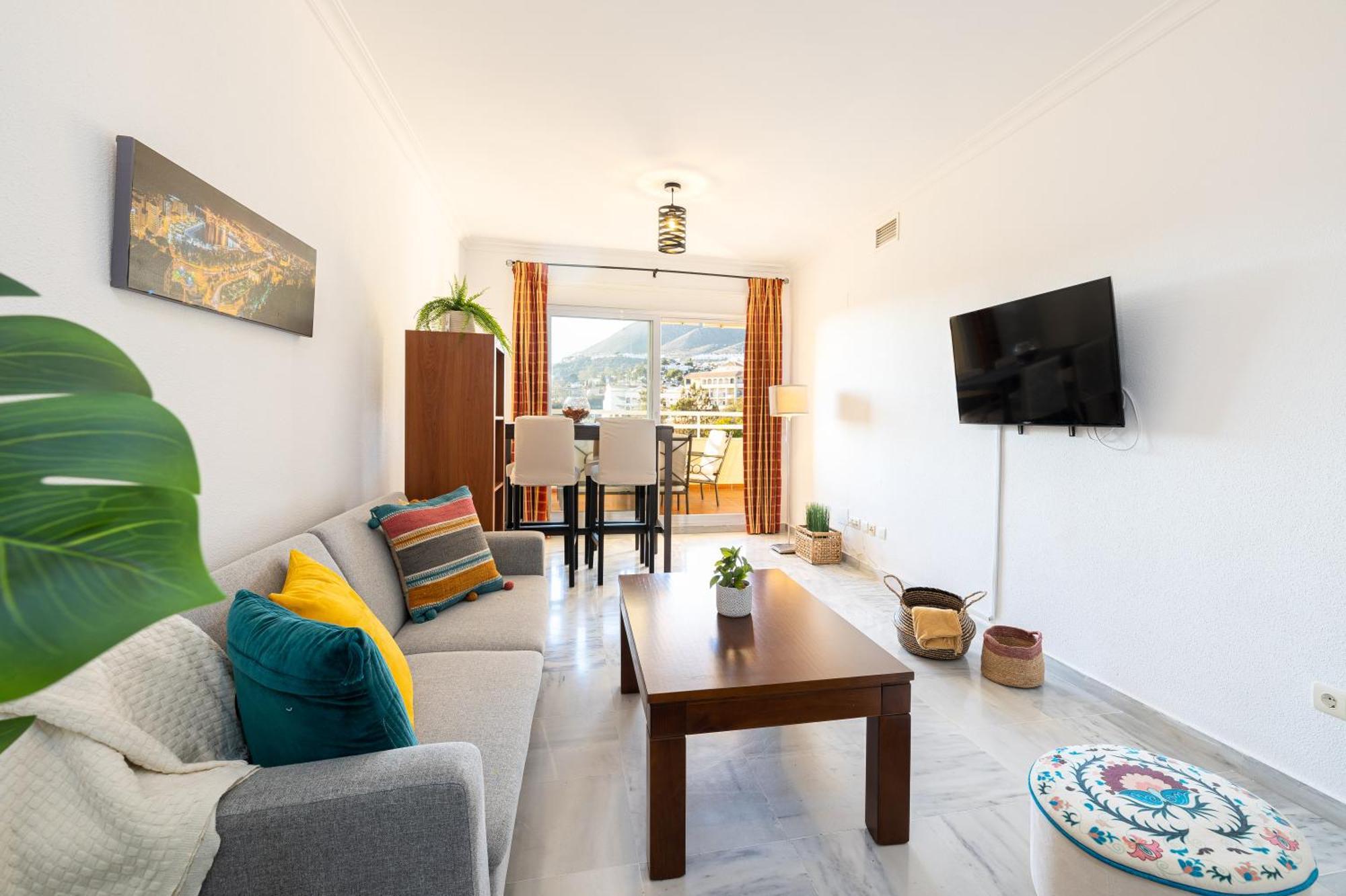 Holidays2Nueva Torrequebrada 2 Bedrooms And 2 Bathrooms, Terrace, Community Pool And Garage เบนัลมาเดนา ภายนอก รูปภาพ